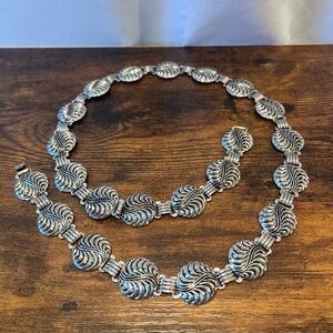 X SOLD Vintage Elegant Swirl Leaf Silver tone hook belt western boho